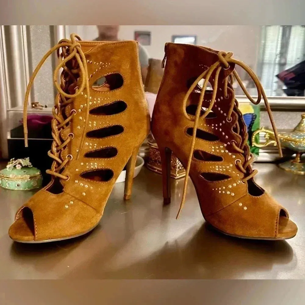 Women high‎ heel shoes Tan Size 6.5 - Image 2