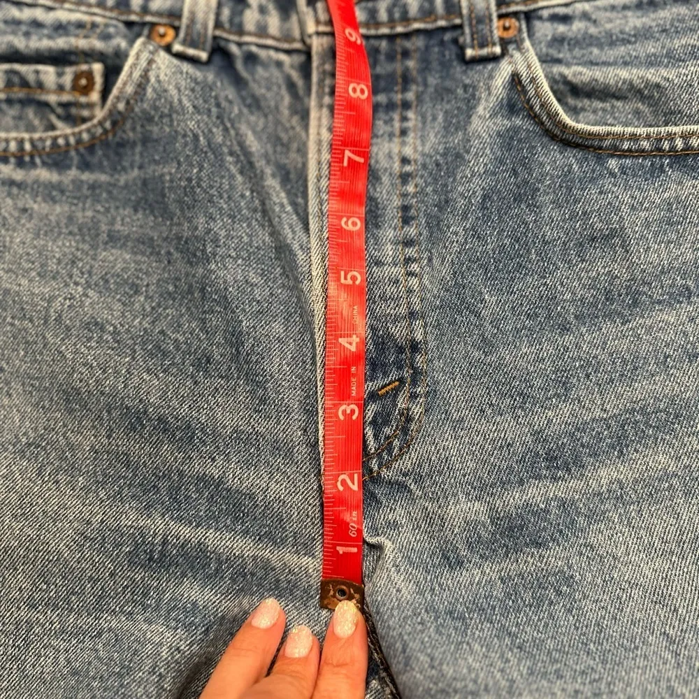 EUC LEVIS CUT OUT SHORT JEANS  STONEWASHED DISTRESSED BLUE - Image 9