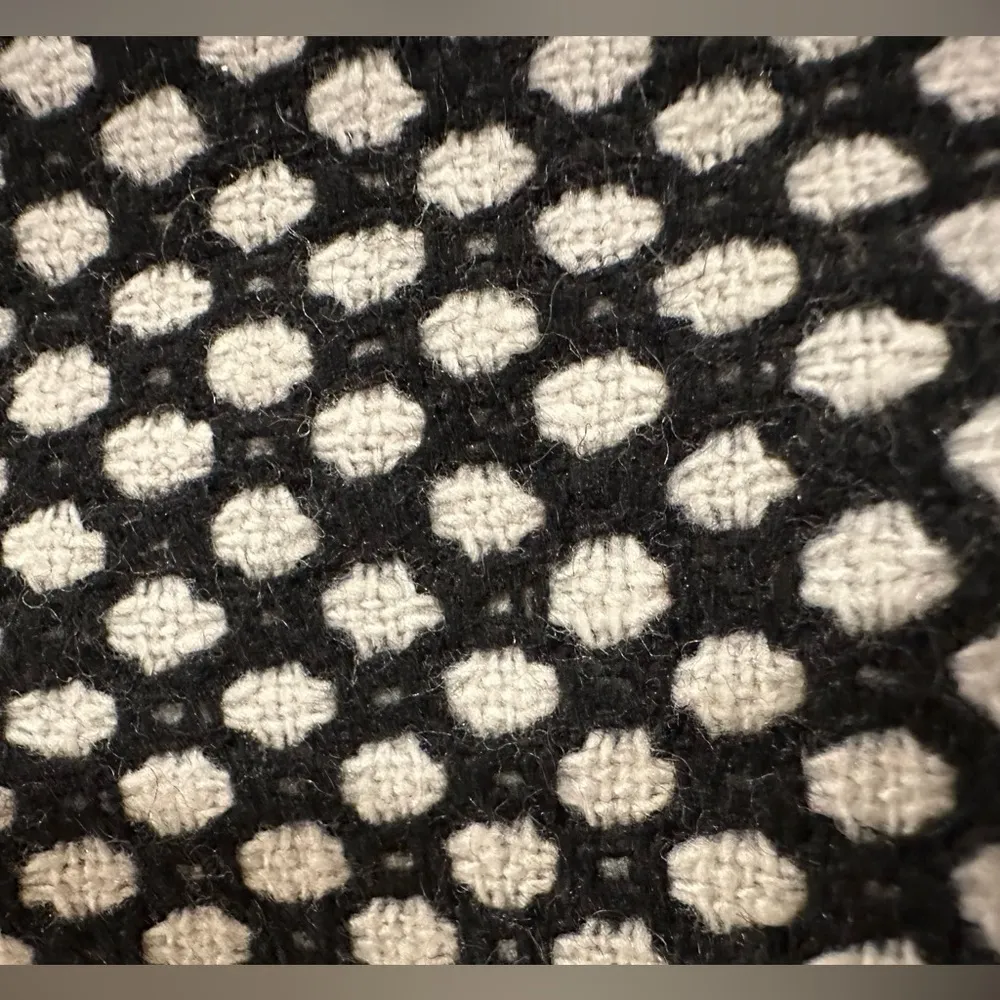 EUC Sunny Leigh pencil skirt black and white winter fabric Sz 6 - Image 3