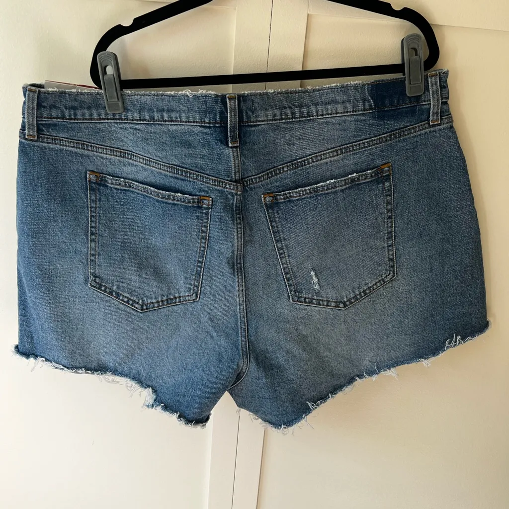 Abercrombie & Fitch NWT Cutoff Short High Rise Curve Love Jean Shorts Size‎ 20 - Image 3