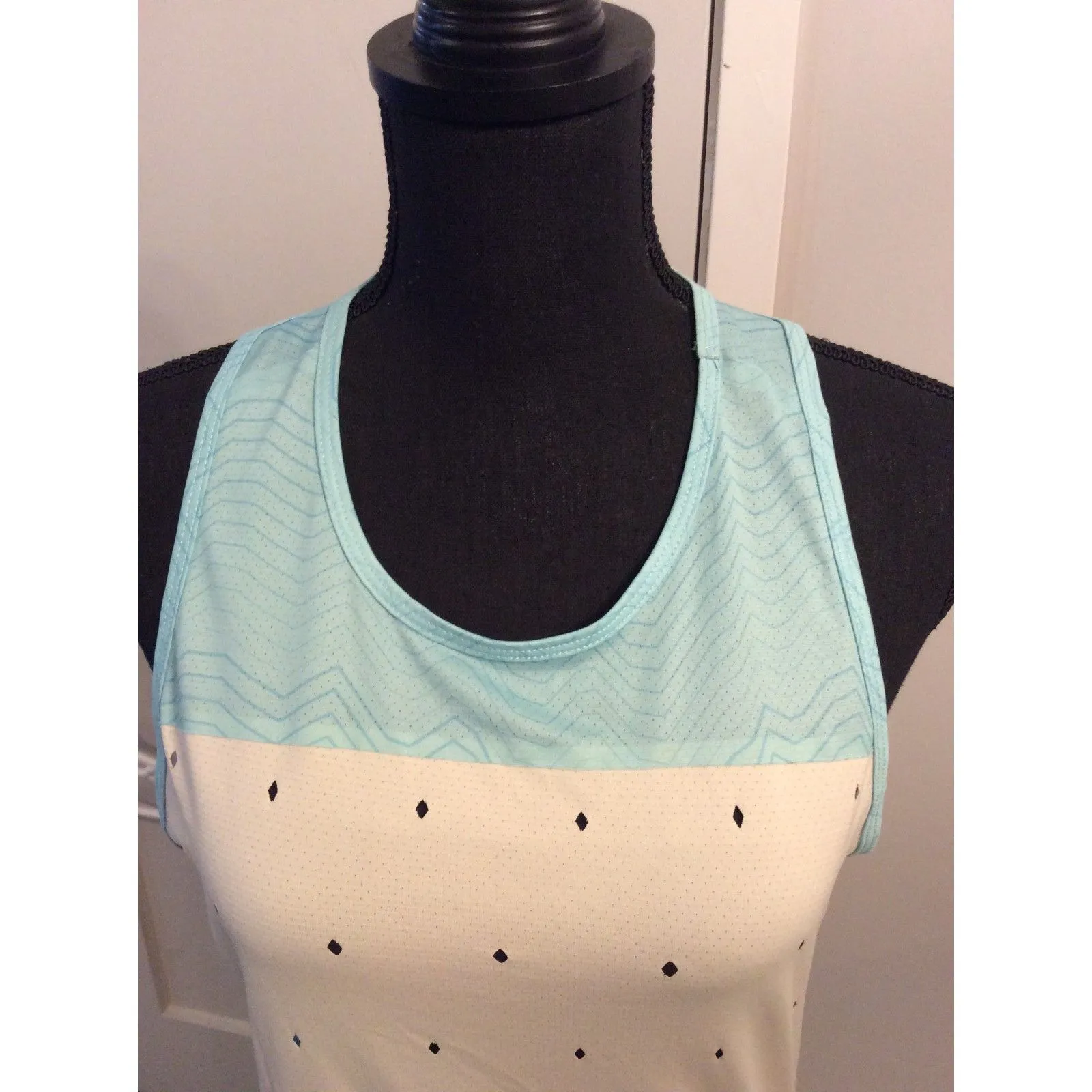 Rabbit Large Running Racerback Tank distressed look Athleisure workout women's - Image 5