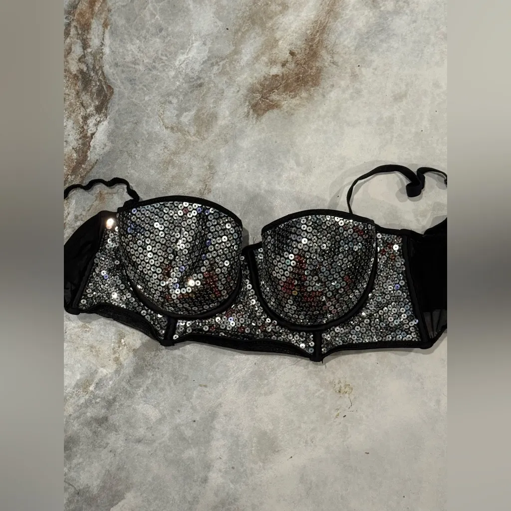 H&M Black and Silver Sequin Bra - Image 3