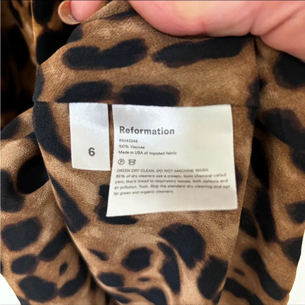 Reformation Alma Front Button Crepe V-neck Dress Size 6 Cheetah Print - Image 6