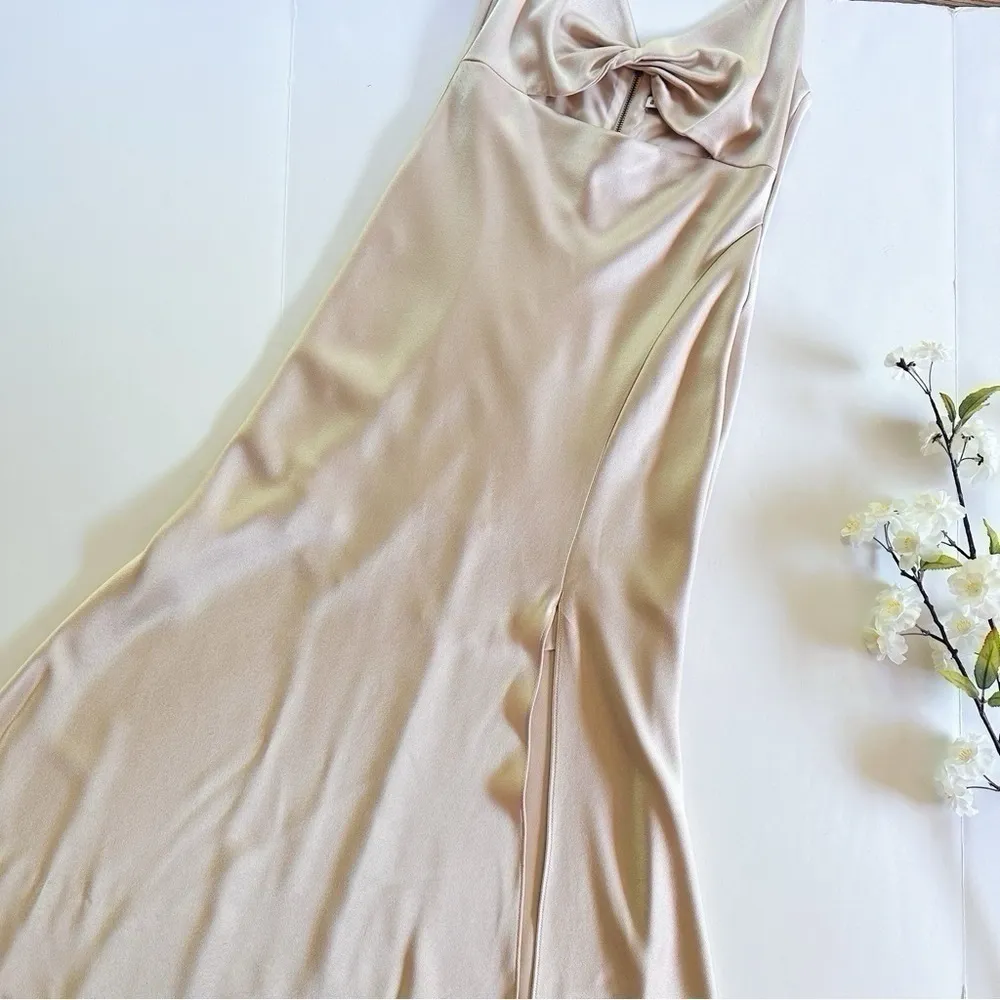 NEW Alice + Olivia Women’s Harmony Asymmetrical Midi Dress in Sand - Image 5