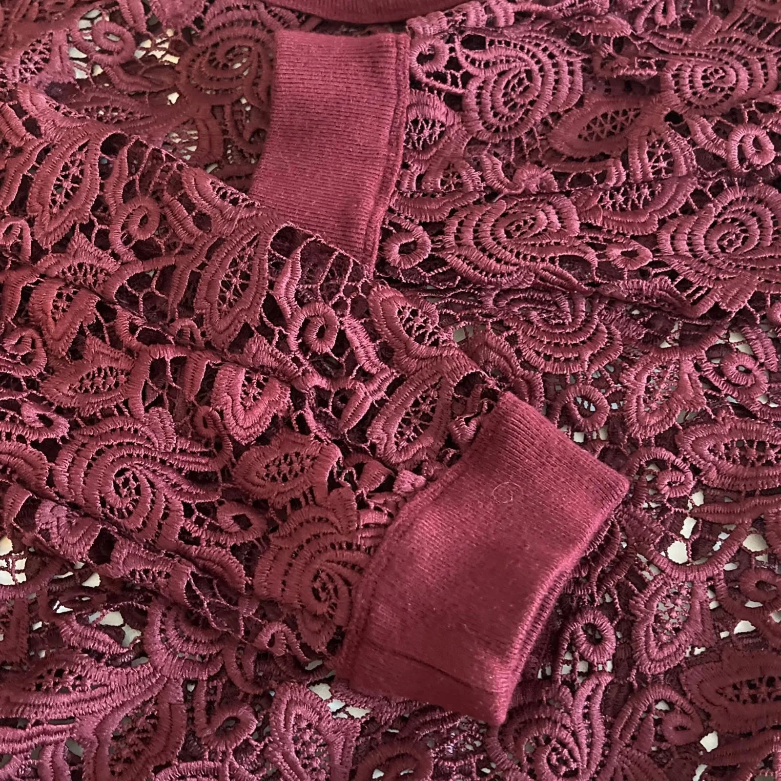 Aritzia Wilfred Floral Lace Shirt Burgundy Size XS - Image 7