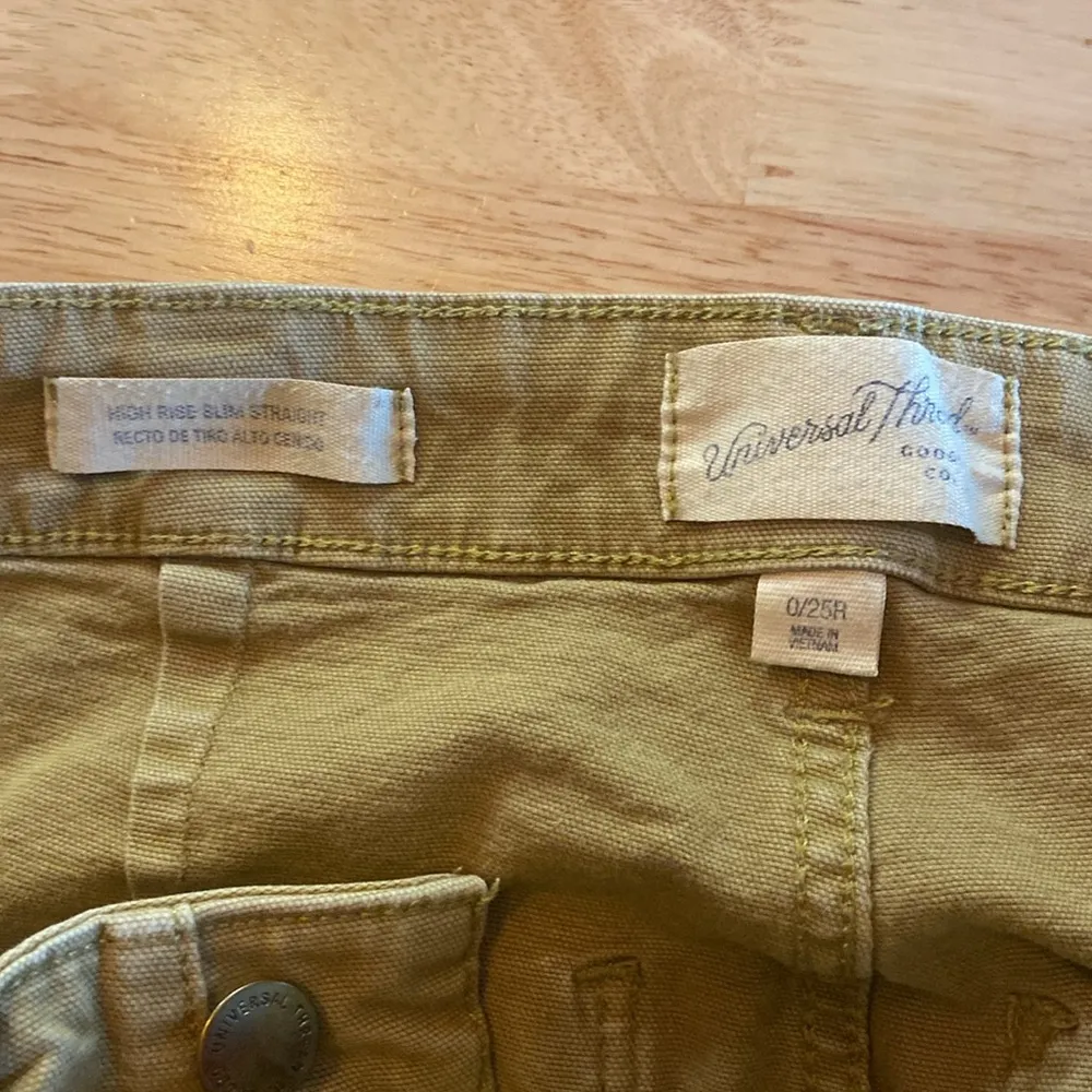 Universal Thread Khaki Cargo Pants 0/25 - Image 3