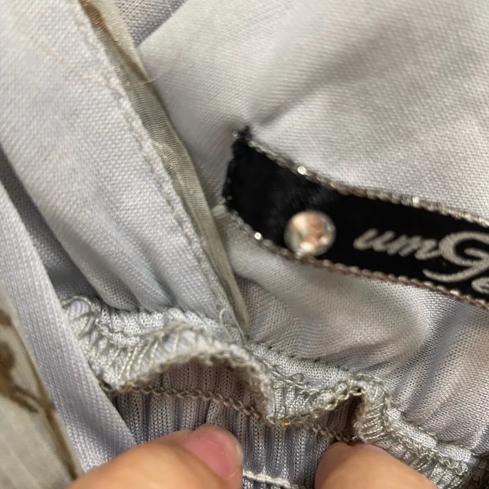 Um Gee dress v neck floral women's medium - Image 4