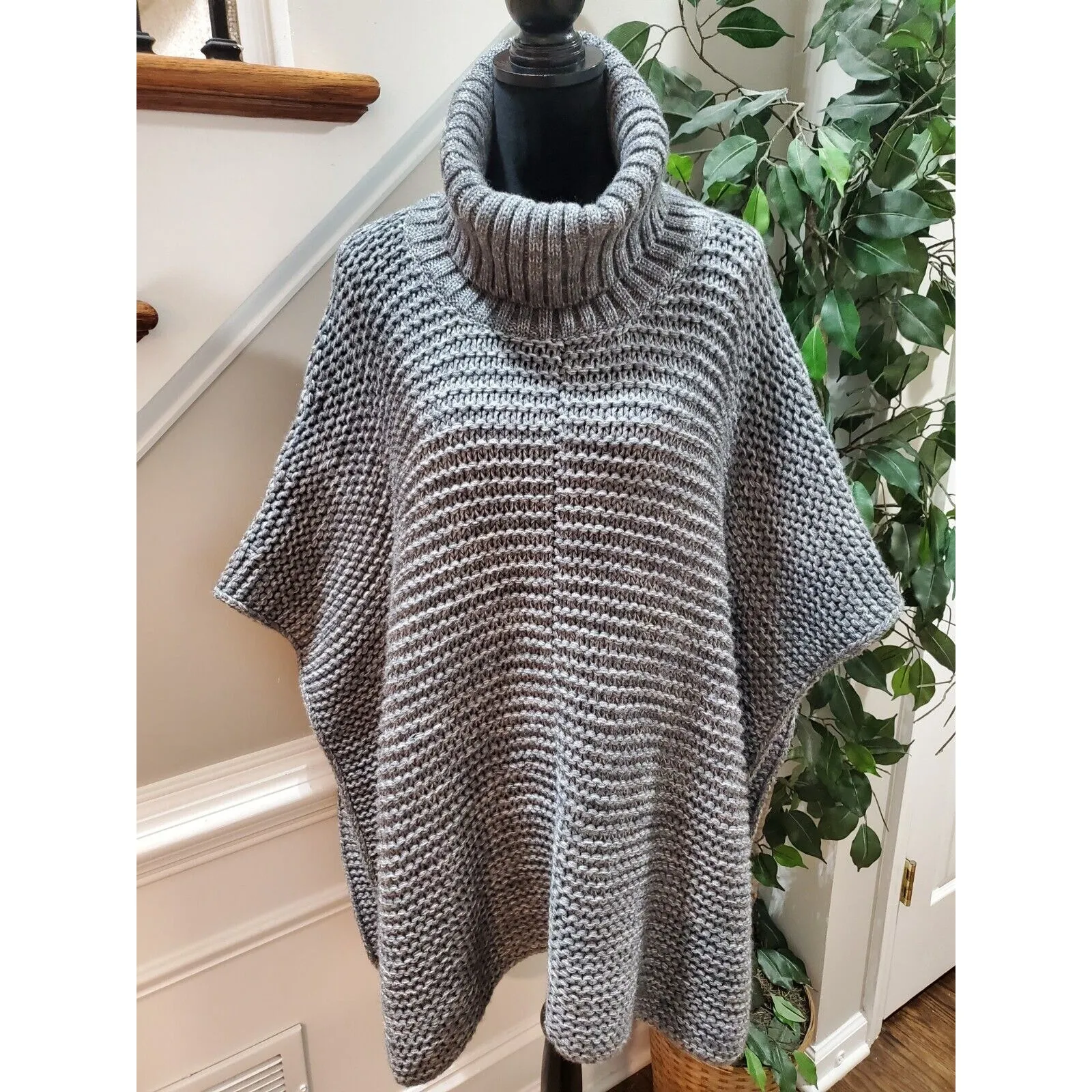 Ugg Women's Gray Acrylic & Wool Turtle Neck Long Sleeve Knit Sweater One Size Size undefined - Image 3