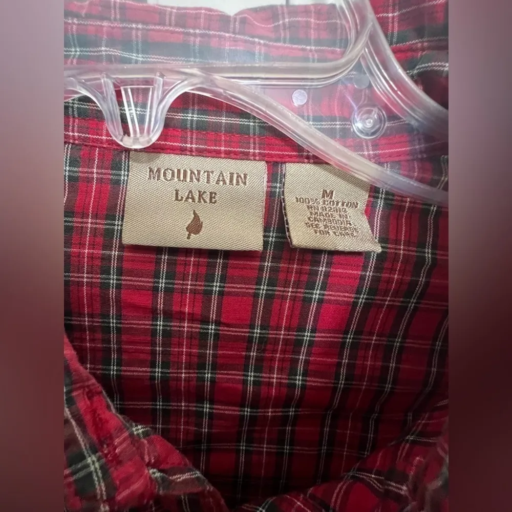 Mountain Lake button down long sleeve shirt size medium Red - Image 2