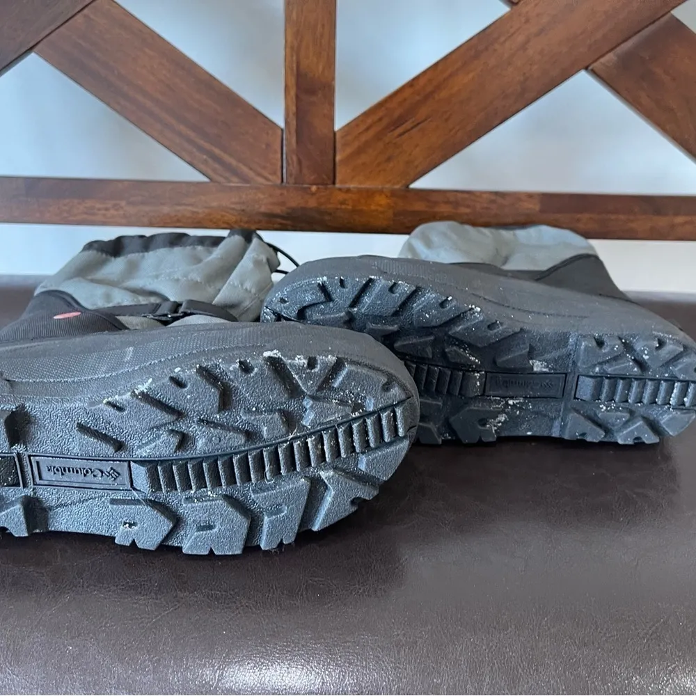 Columbia  200g Isolant snow boots in a size 5 - Image 16