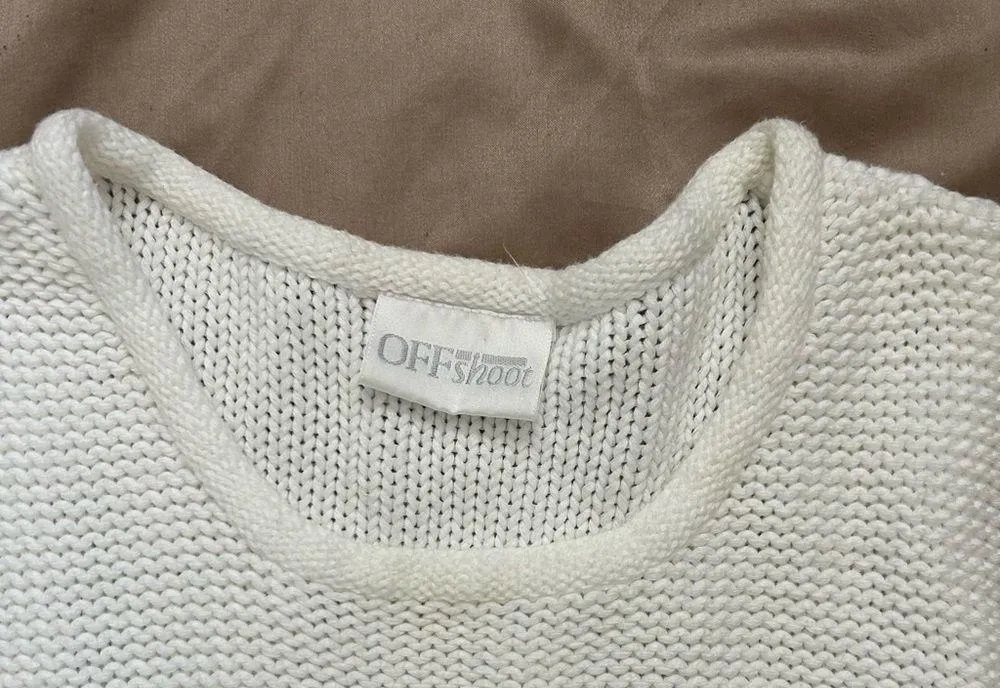 White Knit Sweater Vest Size M - Image 3