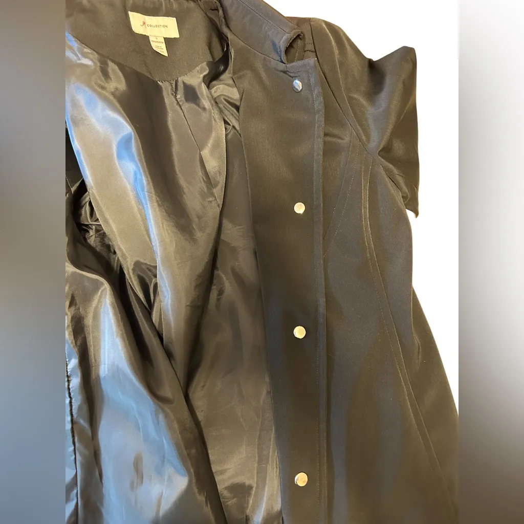 JM Collection Black Raincoat Size Large Lightweight Classic Coat - Image 9