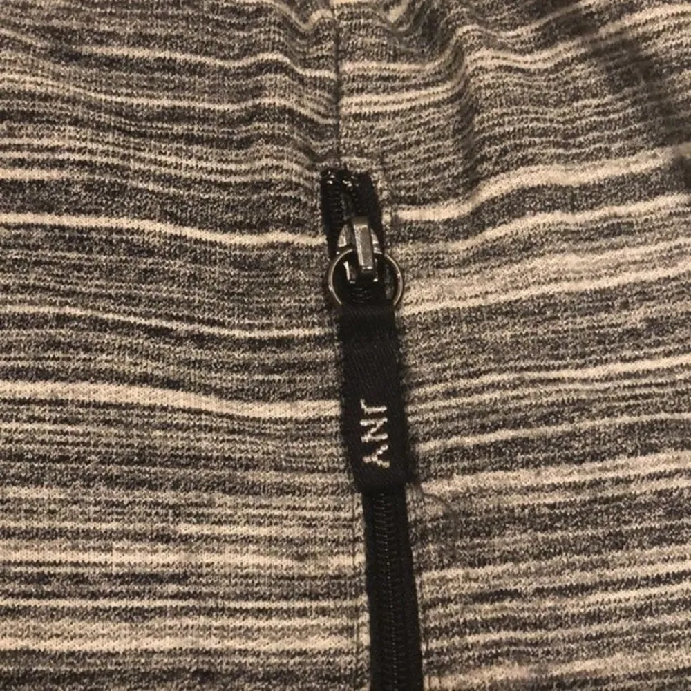 Jones New York Signature Women Grey Athletic Skort Size Small - Image 5