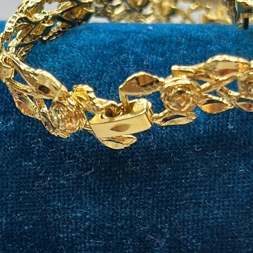 Vintage Gold Tone Textured Flower Bracelet Shiny Brutalist Design Gold Tone - Image 7