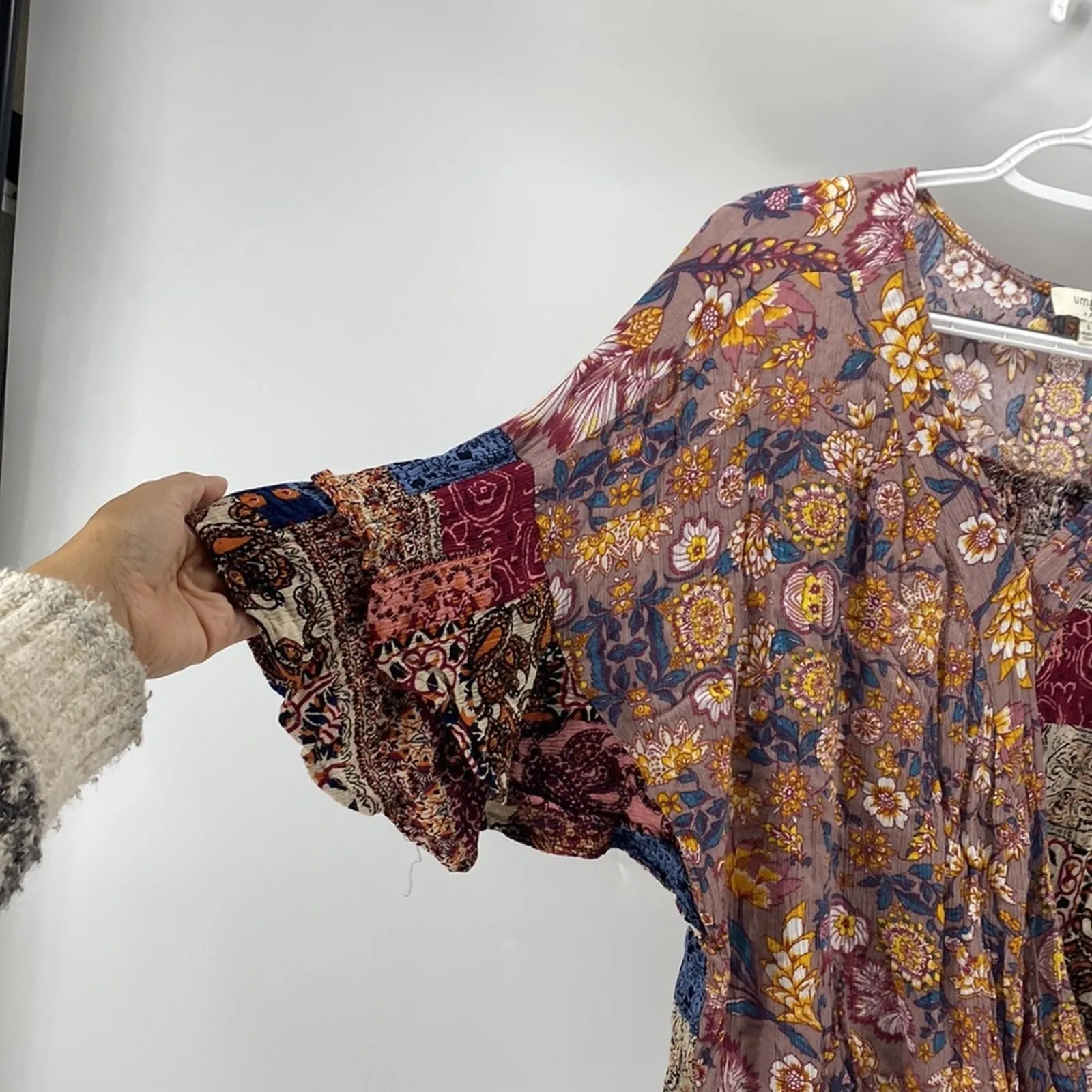 Umgee bohemian faux wrap flutter sleeve hippy cropped mixed media top size L - Image 4