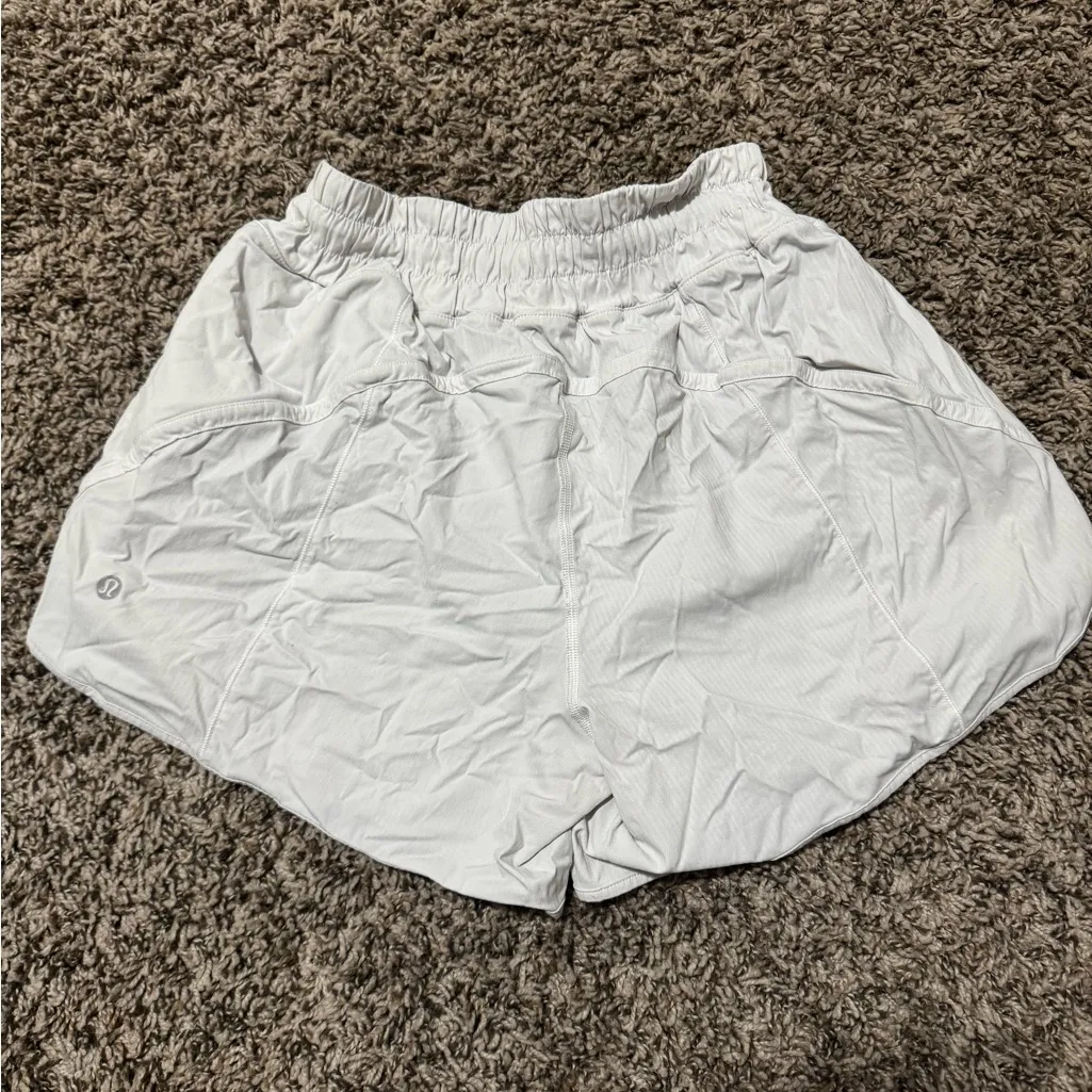 Lululemon Low Rise Lined Elastic Waist Athletic Shorts - Image 2