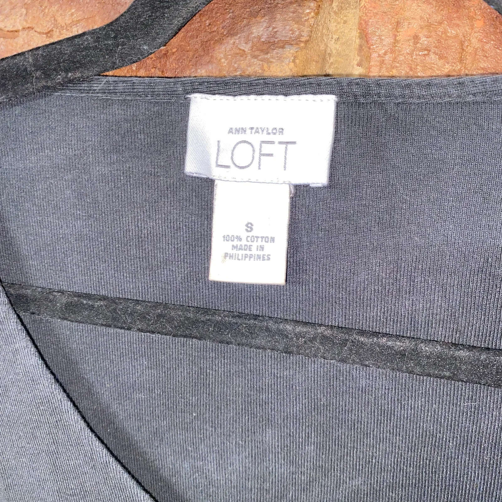 Ann Taylor LOFT Black Short Sleeve V-Neck Top Women's Size Small - Image 2