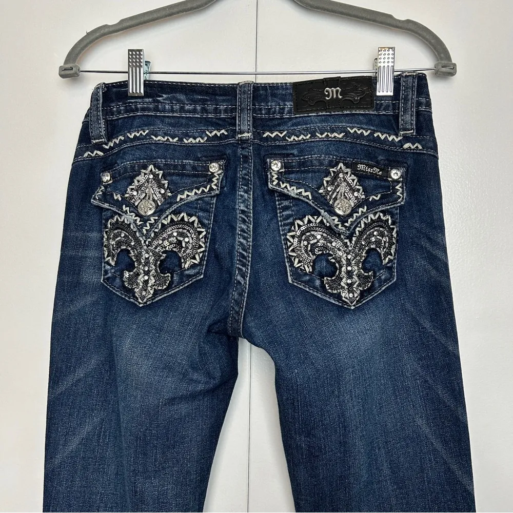 Miss Me Signature Boot Fleur De Lis Embellished Flap Pocket Jeans - Image 3