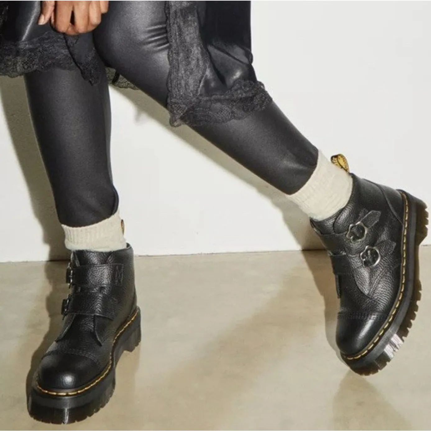 Dr. Martens  DEVON FLOWER BUCKLE LEATHER PLATFORM BOOTS Sz 7 LADIES - Image 3