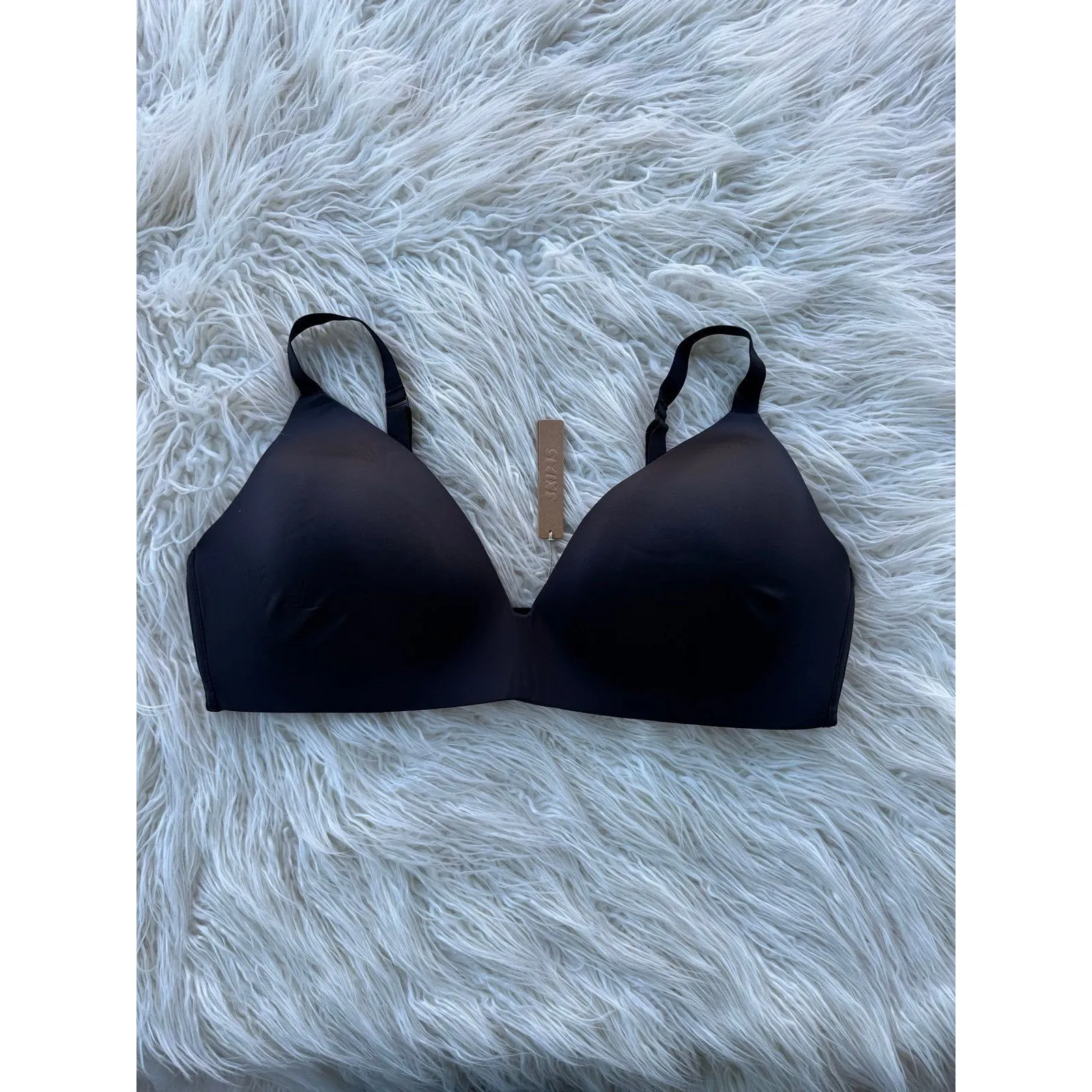 Skims Wireless Form Lightly Lined Bra Onyx Size 46D - Image 2