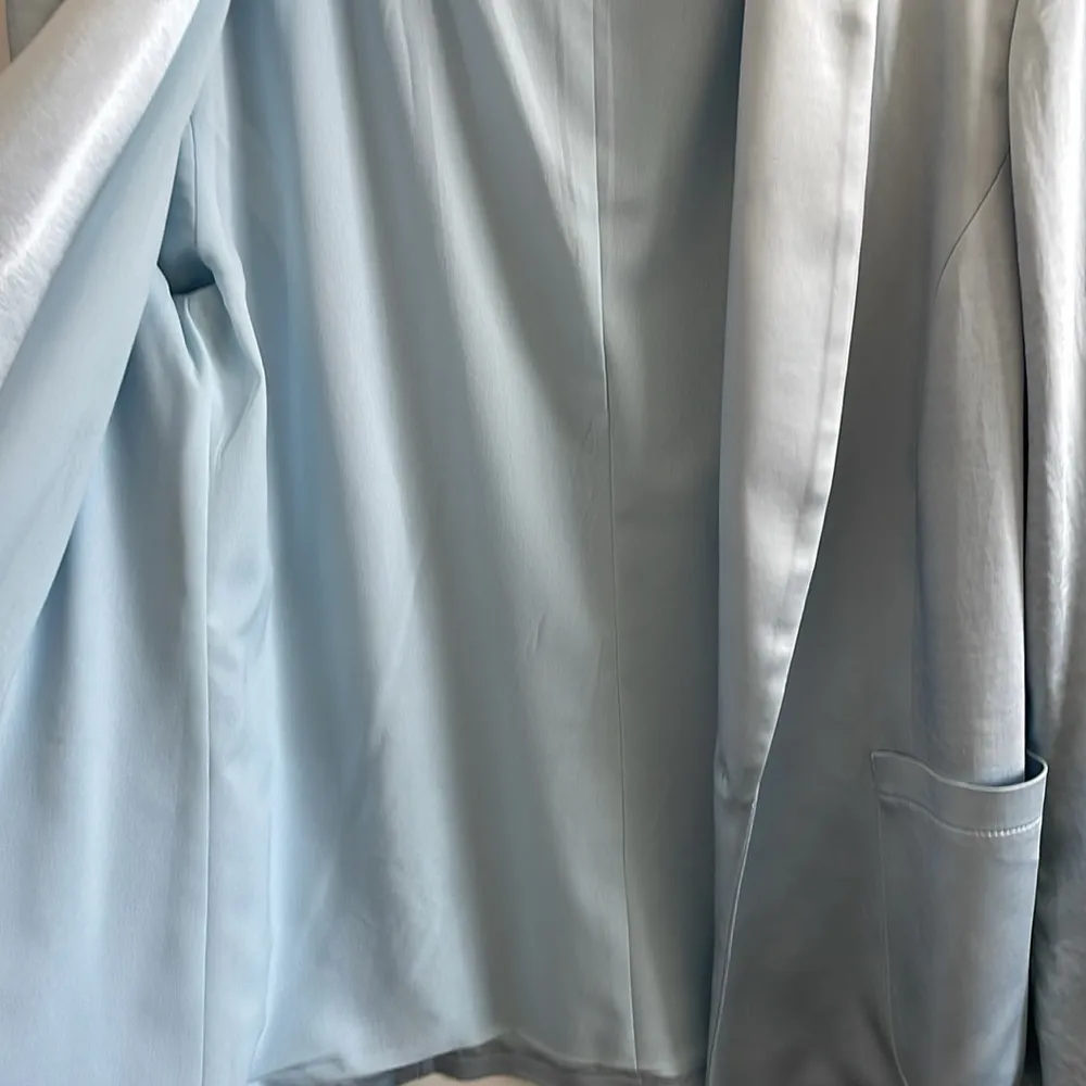 Ontwelfth Women’s Metallic Light Blue Blazer w/ Padded Shoulders - Size Medium - Image 6