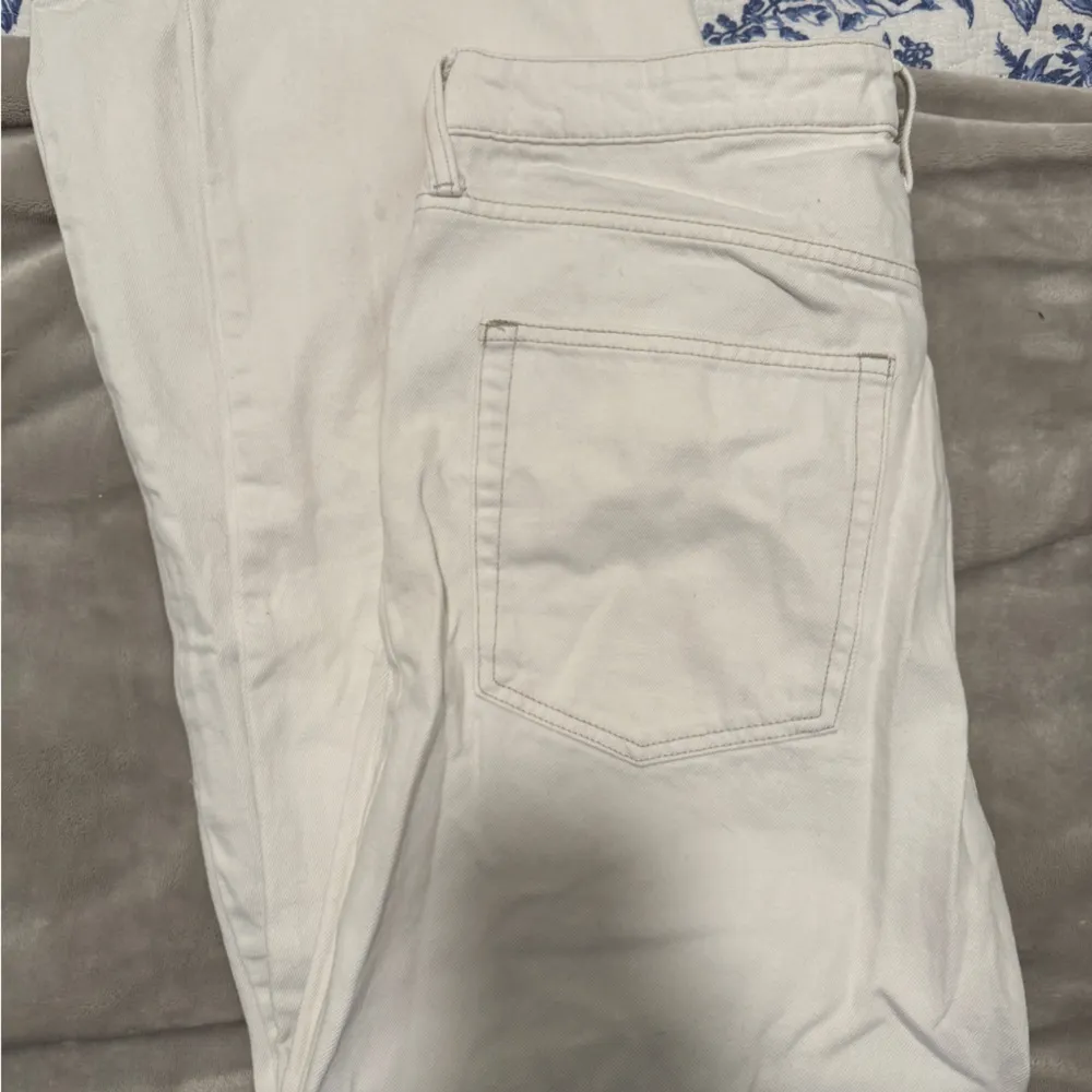 H&M Wide Leg Denim Trousers in White - Image 4
