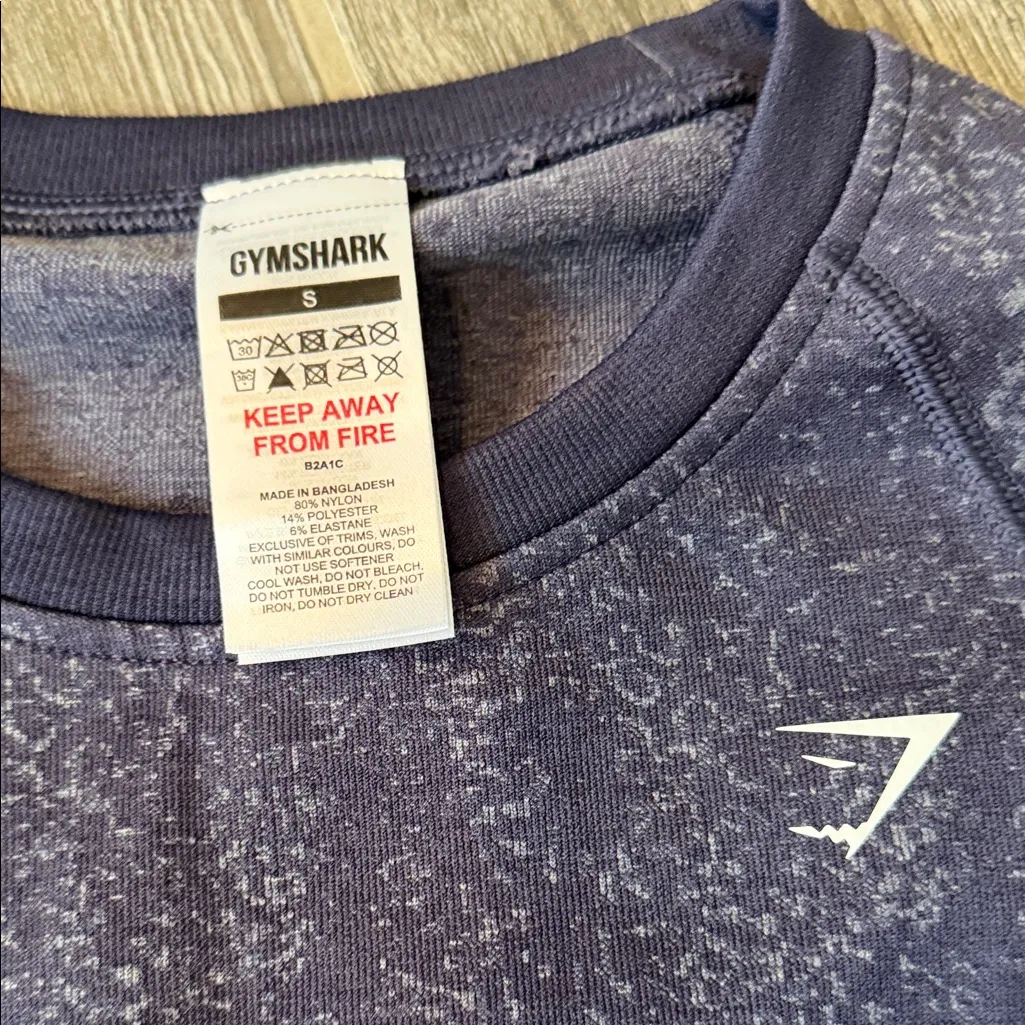 NEW Gymshark adapt seamless gray & purple Long Sleeve Crop Top small - Image 2