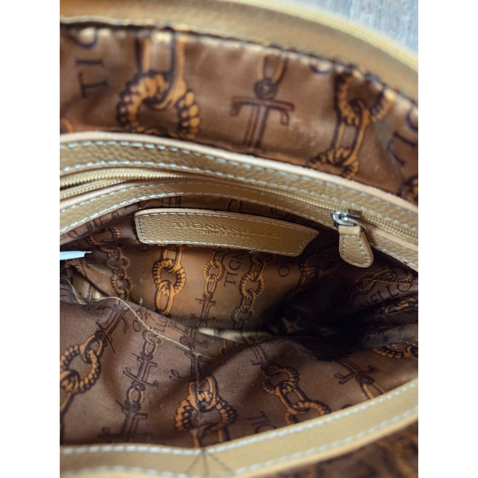Tignanello Crossbody Leather Handbag Purse Vintage Cream/Brown - Image 6