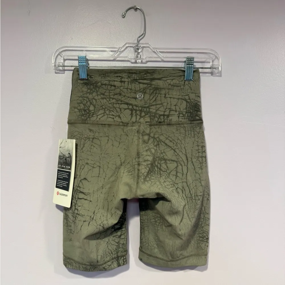 NWT lululemon Wunder Train high rise biker shorts 8 inch patterned shorts - Image 5