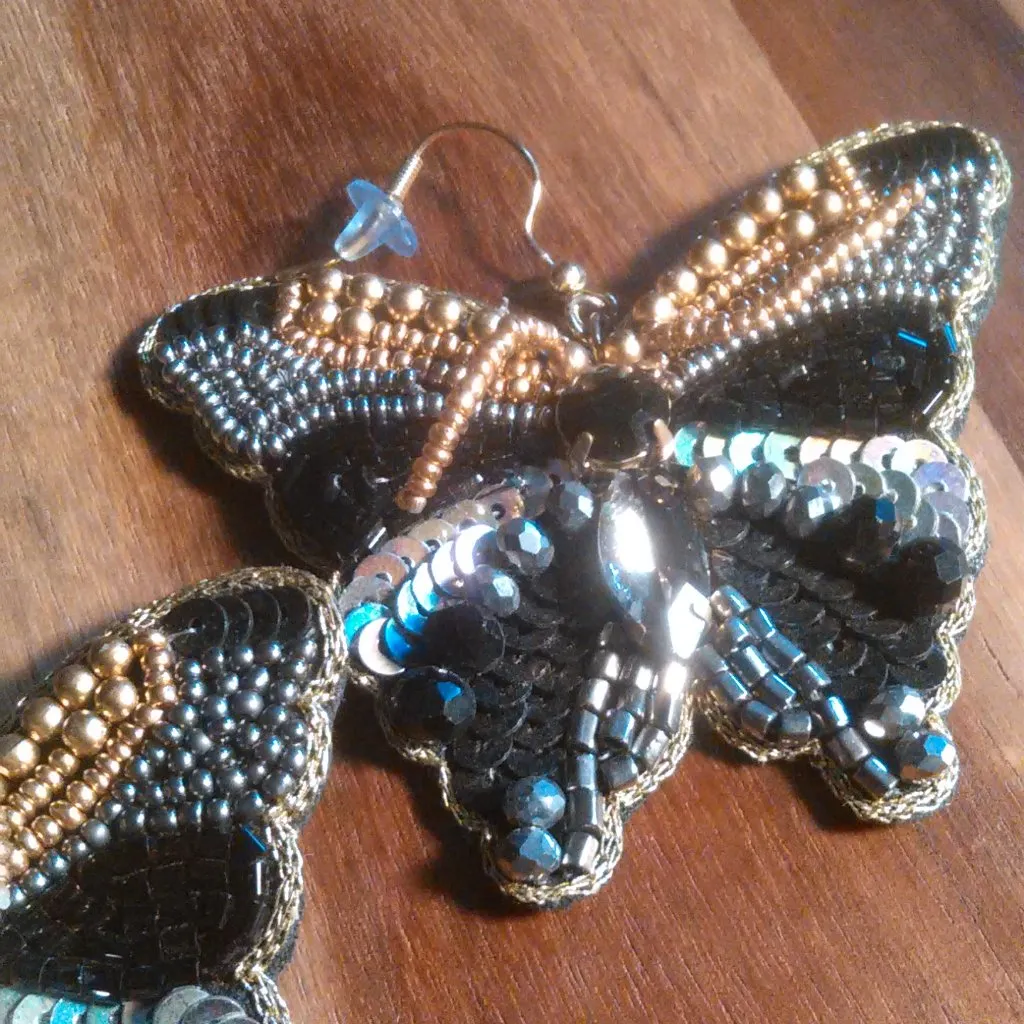 Black Seed Bead Butterfly Brass Earrings - Image 6