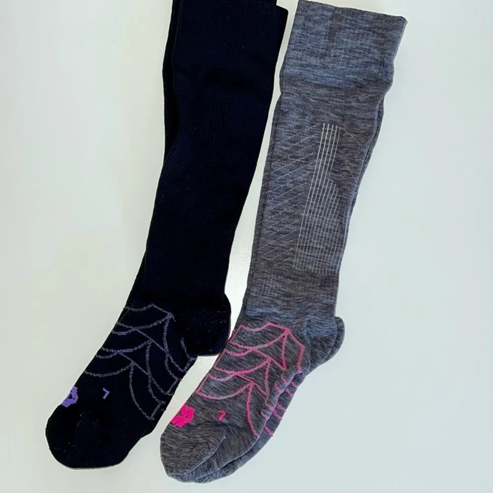 Women's Compression 2pk Knee High Athletic Socks - Image 4