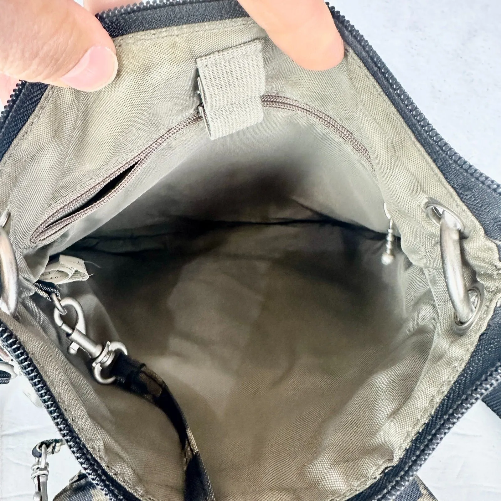 Baggallini Leopard Pocket Crossbody Purse Attached Card Coin Pouch Nylon Travel - Image 4