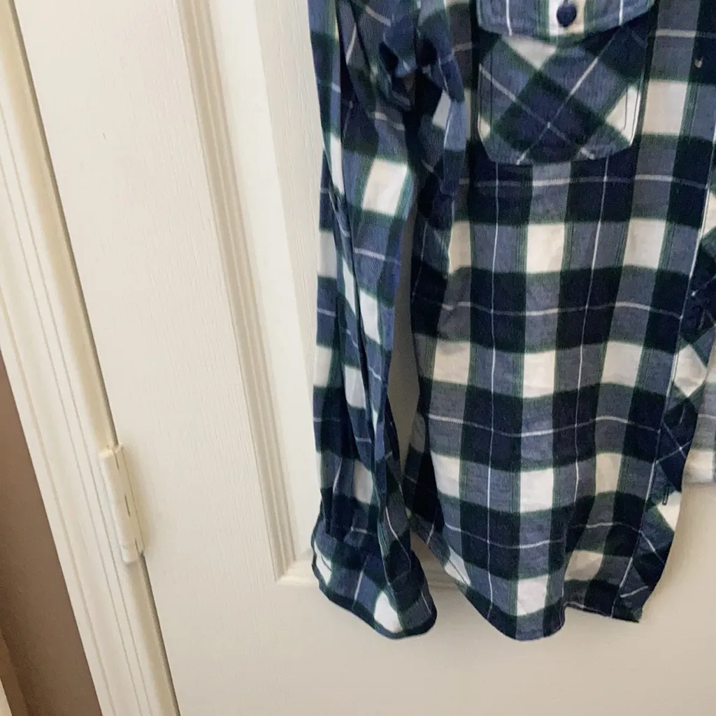 Eden & Olivia FINAL MARKDOWN  blouse small - Image 2