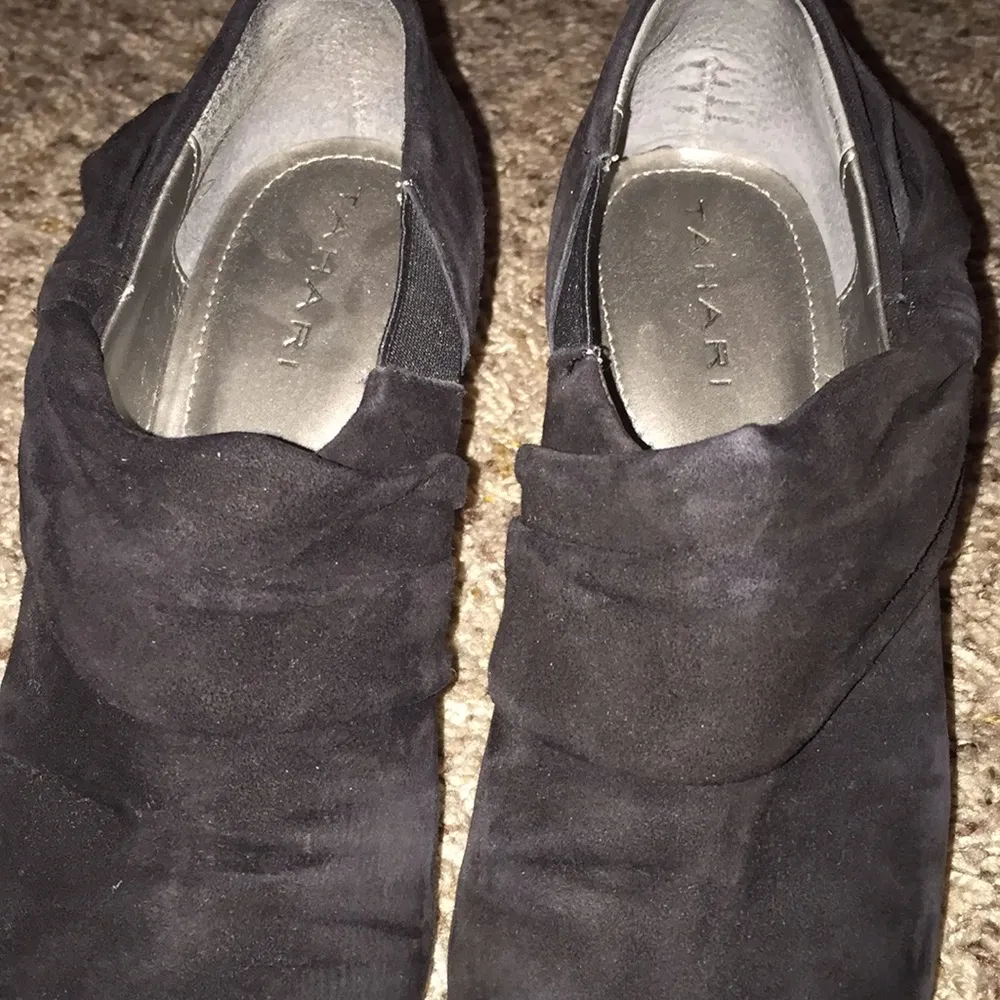 Black Tahari Greyson Bow Bootie Heals Size 6 - Image 9