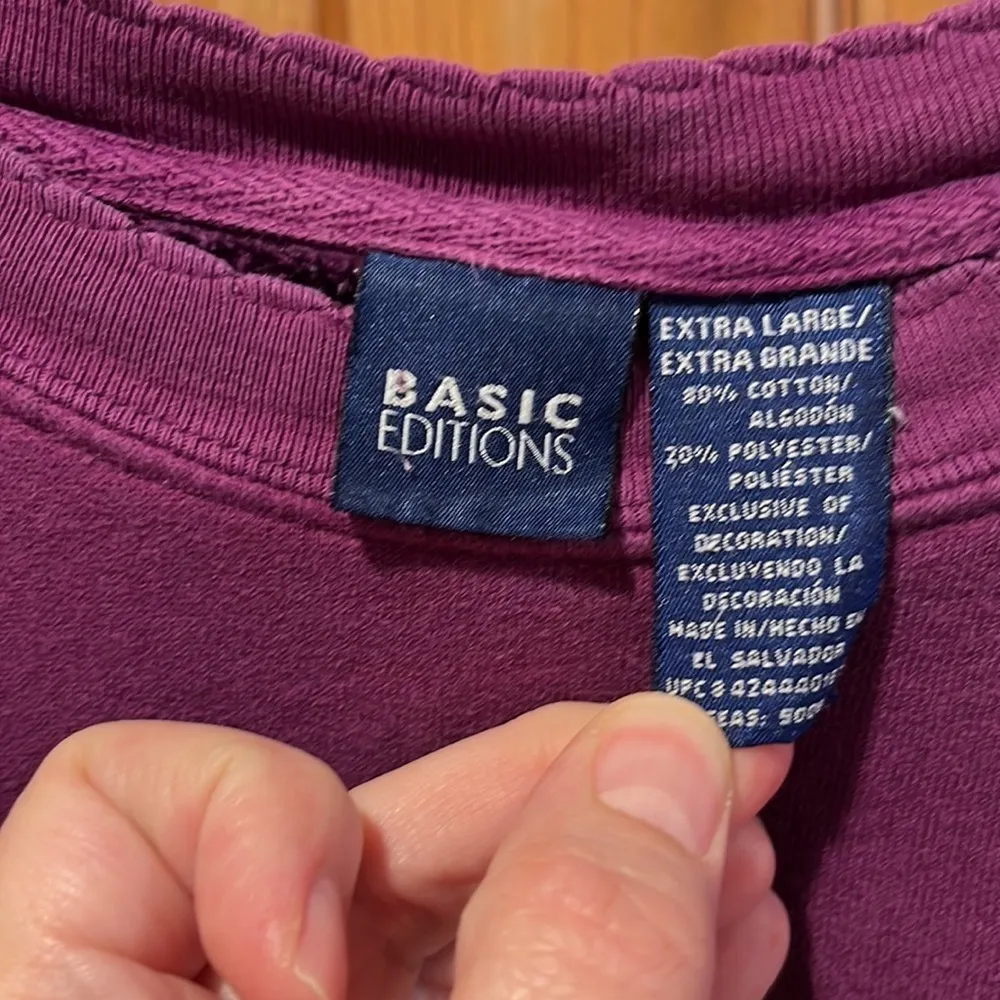 basic editions  sweatshirt size xlarge. - Image 3