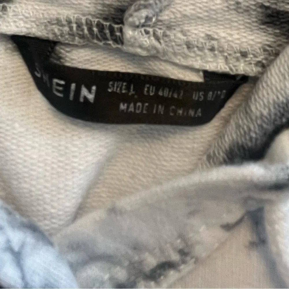 SHEIN tie dye crop top hoodie sz 8 - Image 4