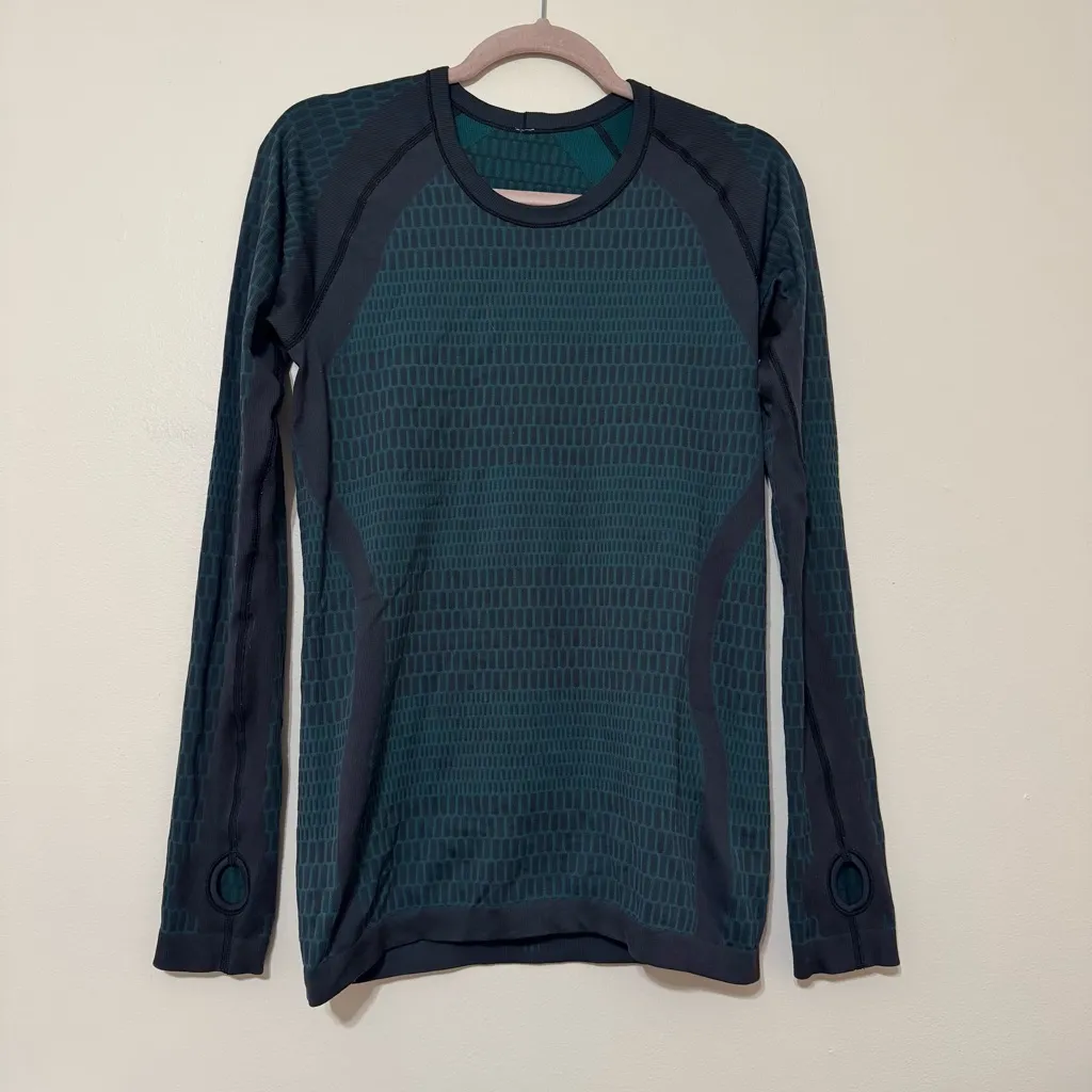 Lululemon About That Base Long Sleeve
Black / Forage Teal - Image 3