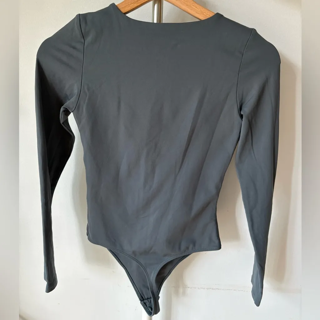 Babaton Slate Long Sleeve Top - Image 3