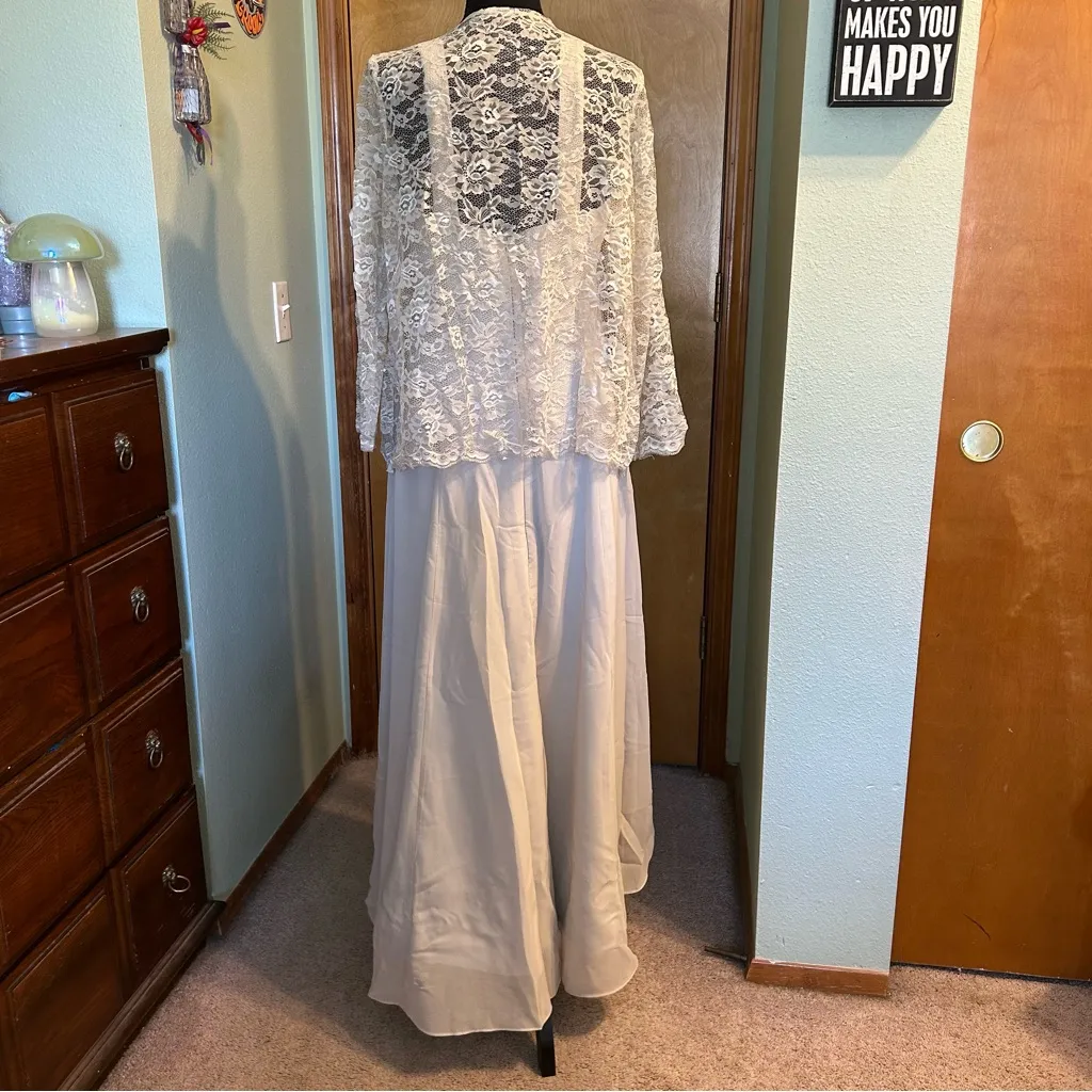 NWOT off white chiffon sleeveless wedding dress size 12 lace matching jacket - Image 4