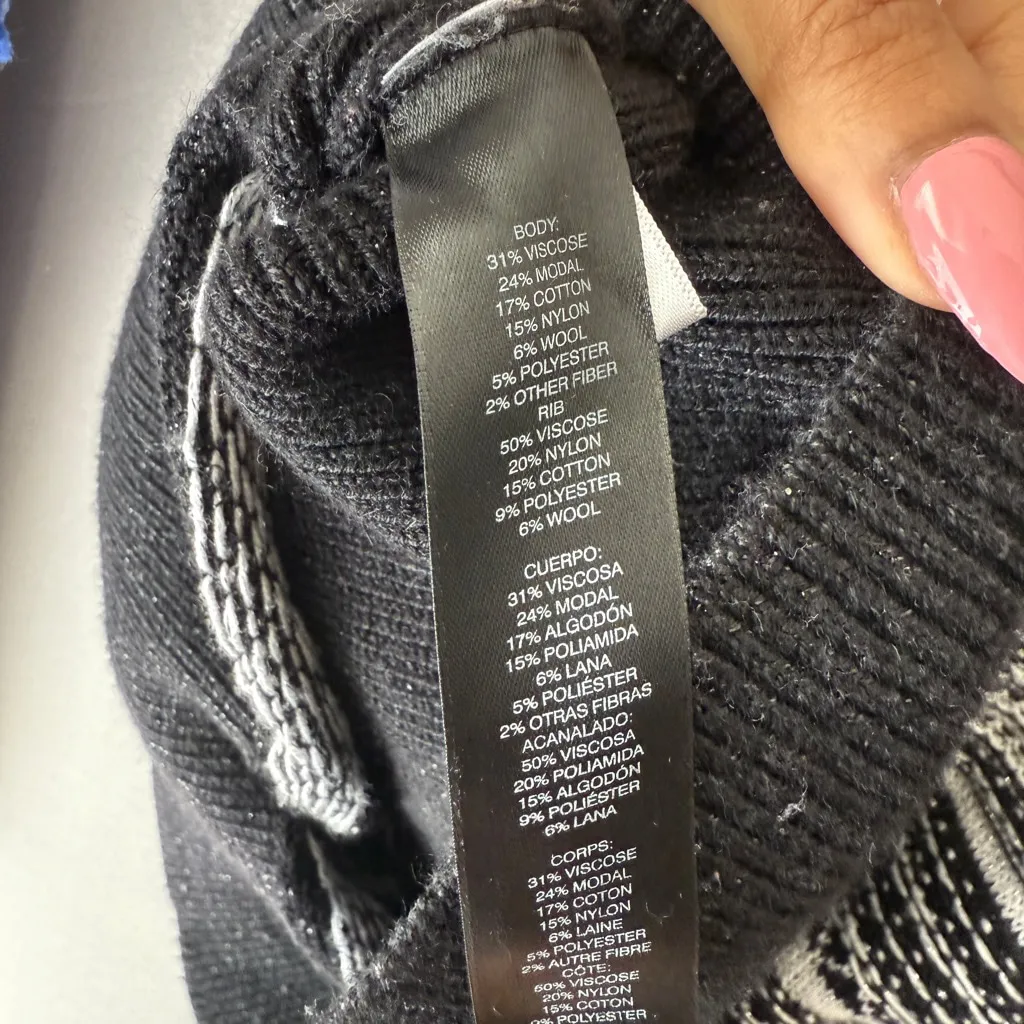 White House Black Market sz S black white off‎ shoulder sweater - Image 4