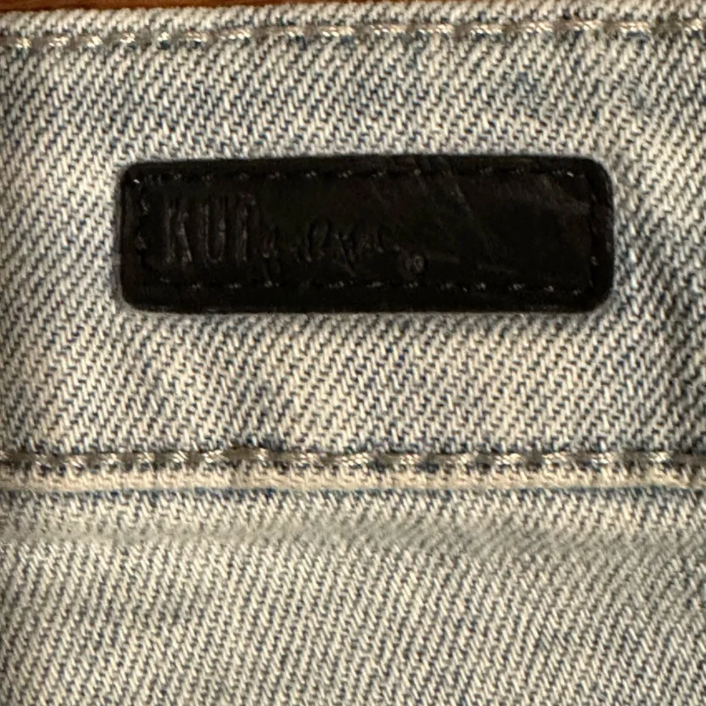 Kut from the Kloth Catherine Boyfriend Denim Jeans - Image 8