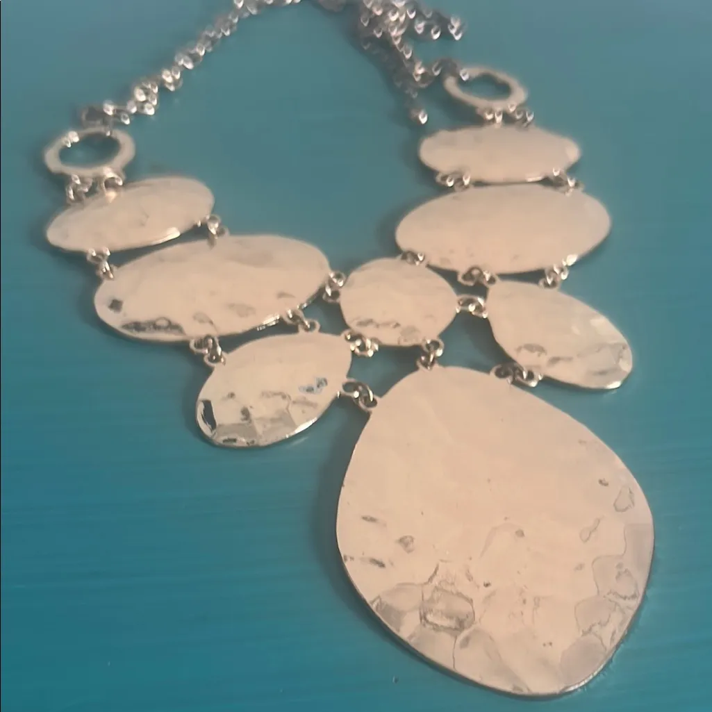 Bold Polished Gold Tone Hammered Disc Statement Bib Necklace - Image 5