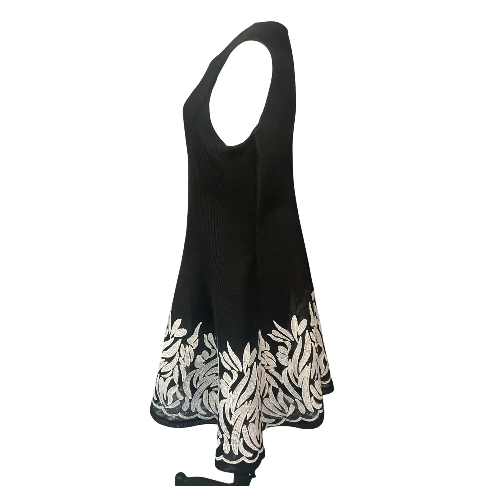 Dkny Women's Embroidered Mesh Sleeveless Embroidered Fit & Flare Dress Sz 10 NWT - Image 4