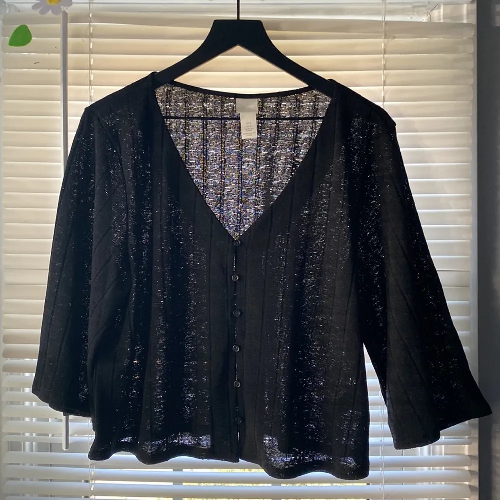 NWOT H&M cropped knit black bell sleeve top, size medium - Image 9
