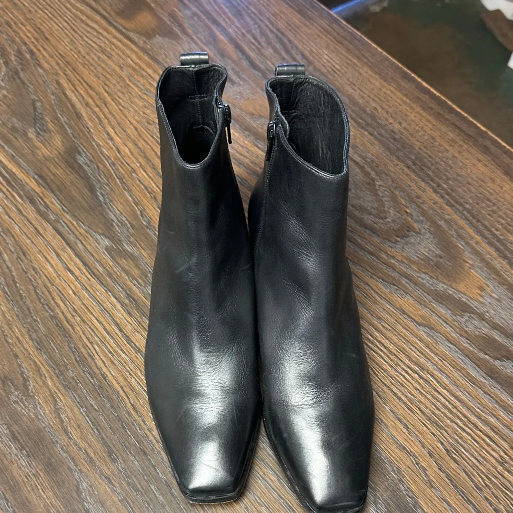 Bernardo Helene Bootie Size 9 - Image 6