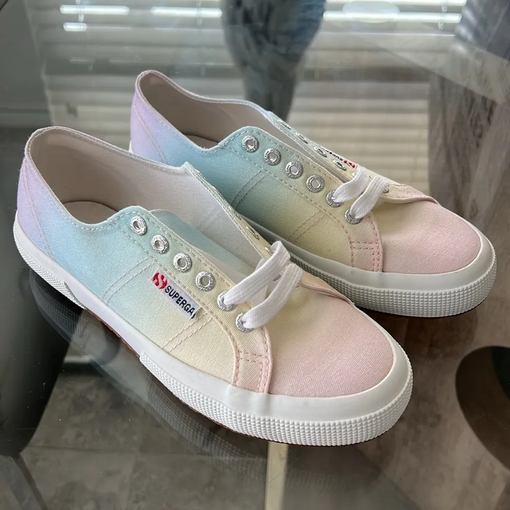 NEW  2750 Gradient Print Pastel Rainbow Sneakers, Size EU 39 New w/o Box - Image 3