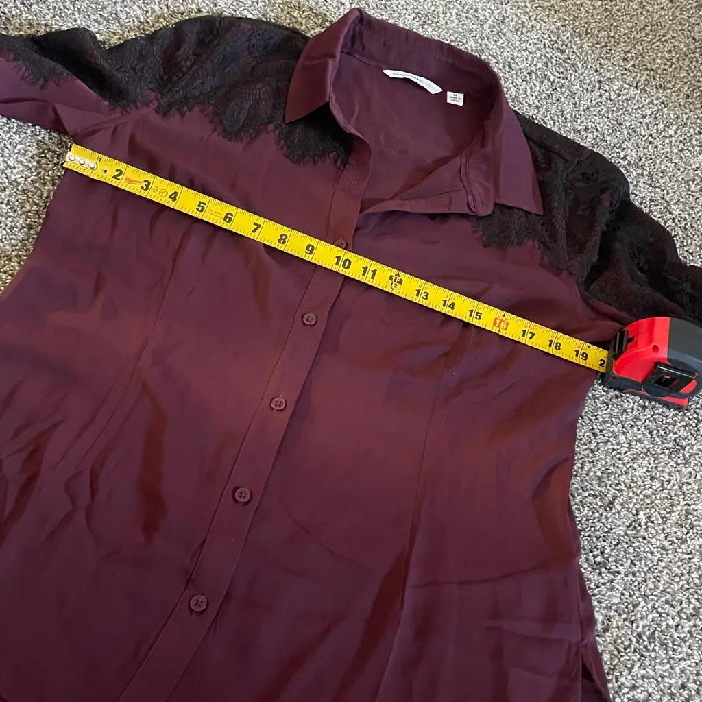 Isaac Mizrahi Live Burgandy Lace Applique Button Front Long Sleeve Blouse Top M - Image 8