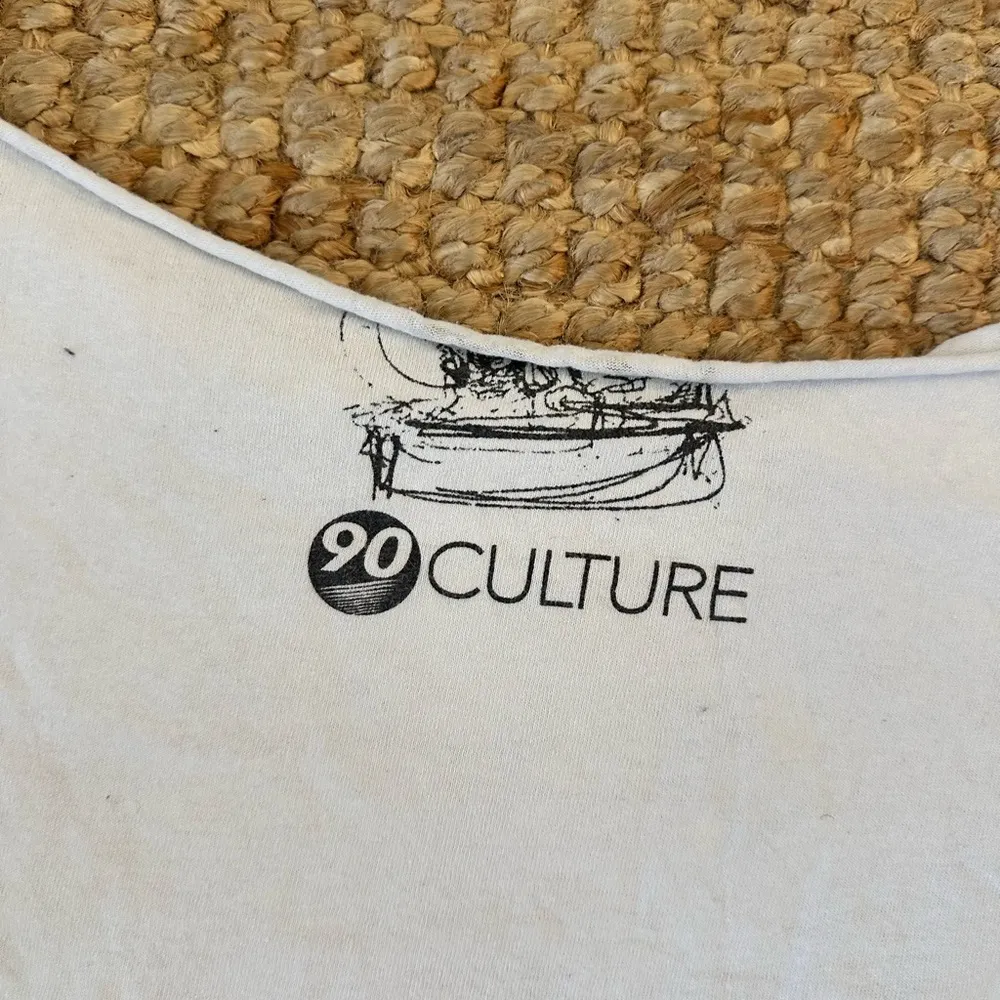 90 CULTURE OFF SHOULDER DISTRESSED White Graphic Crop Top SIZE M/L - Image 7
