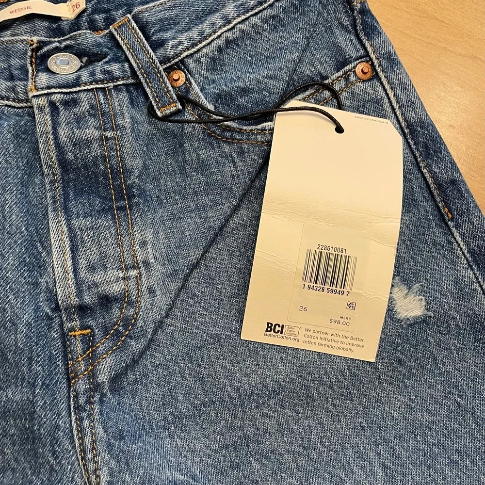 Levi's Premium Denim Wedgie Icon Athens Hera High Rise Raw Hem Jeans 26 NWT - Image 5