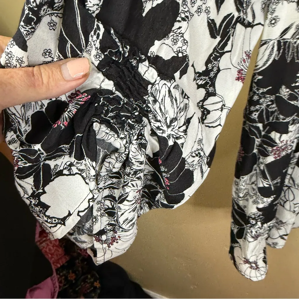 Sejour Women Top Tunic Blouse Shirt Size 22W Poppy Floral Zip‎ Back LS Rayon Black - Image 3